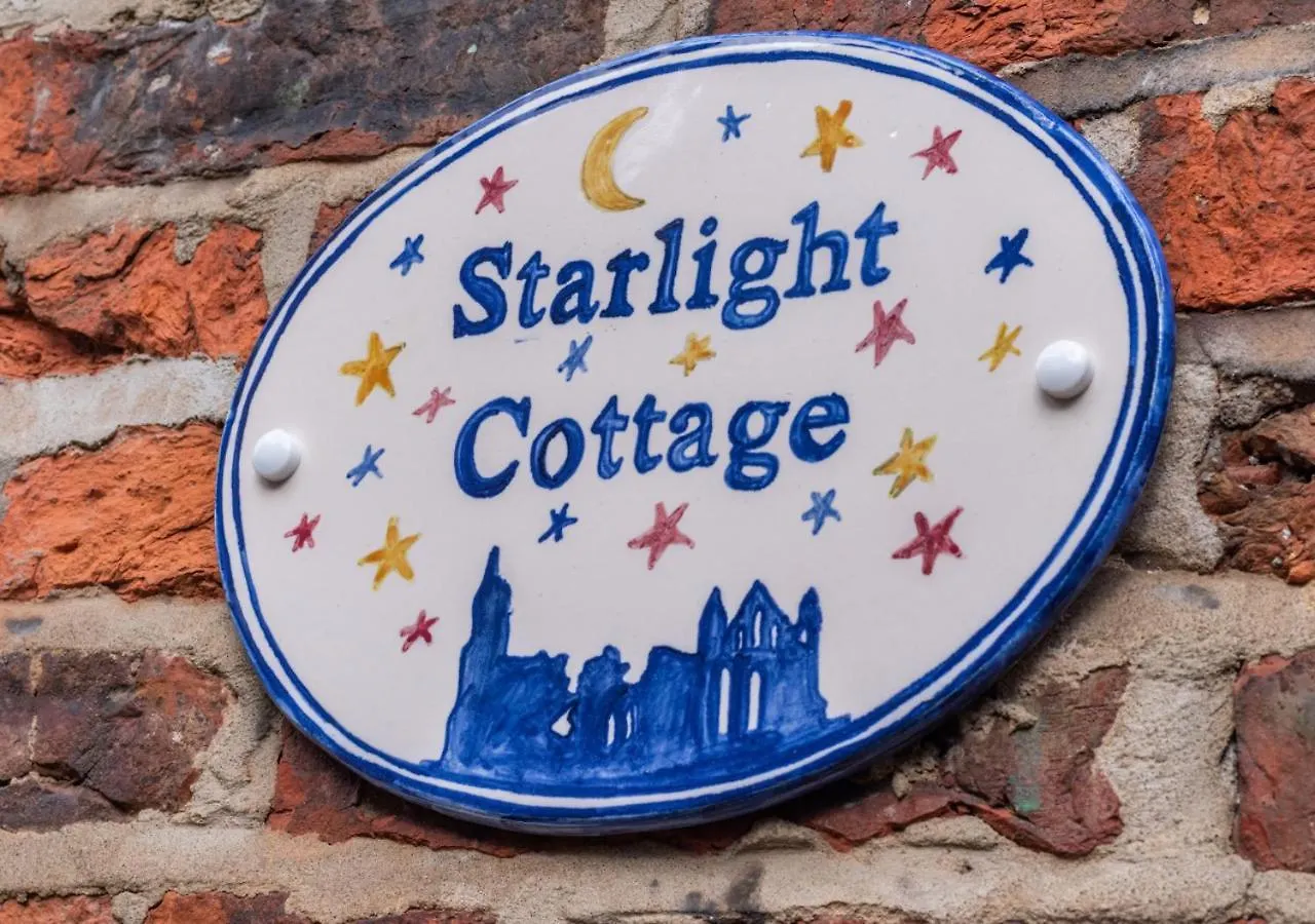 Starlight Cottage Whitby 0*,